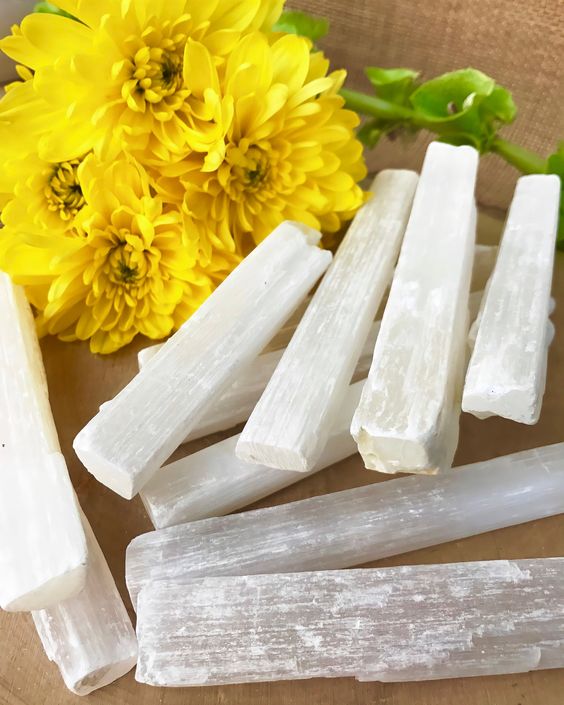Selenite Raw Chunks