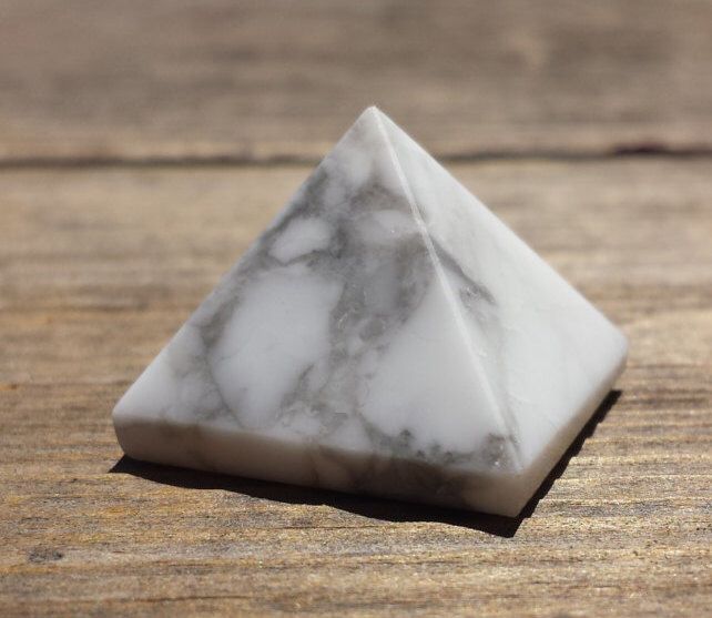 Howlite Small Pyramid