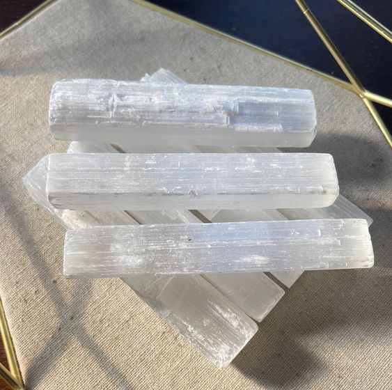 Selenite Raw Chunks