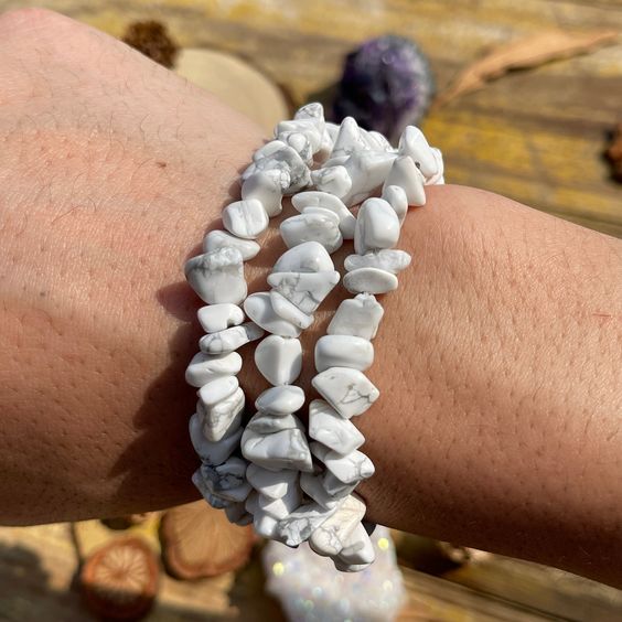 Howlite Chips Crystal Bracelet