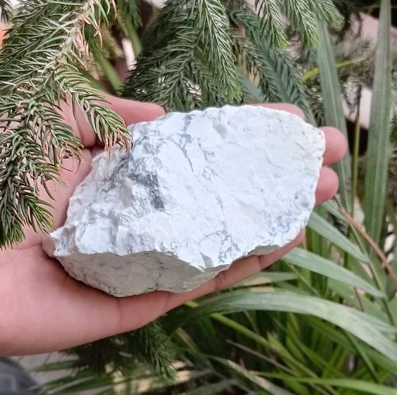 Howlite Rough Crystal (1 Kg)
