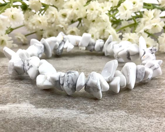 Howlite Chips Crystal Bracelet