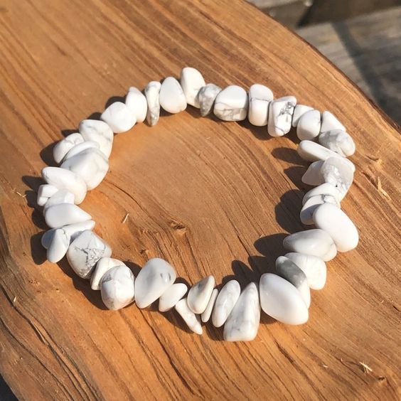Howlite Chips Crystal Bracelet